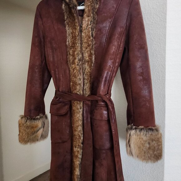 Calf length coat - Picture 2 of 2
